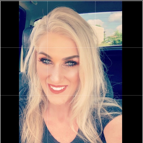 Meet your Posher, Ashley - Picture 2 of 2